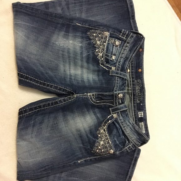 Beautiful Miss Me Cuffed Capri Jeans - Picture 2 of 8